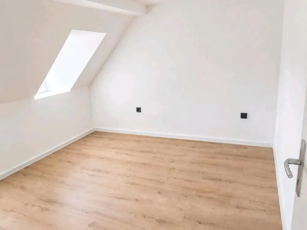 Beautiful Fully Renovated 5-Room Apartment in Oberkaufungen