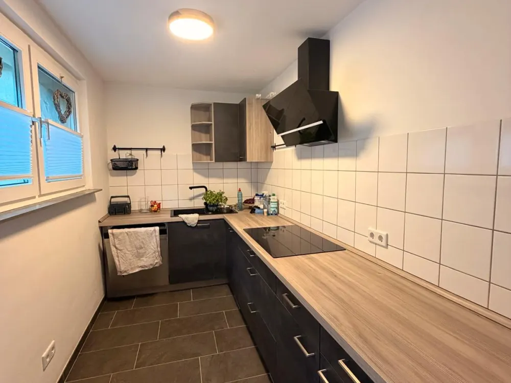 Charmante 3,5 Zimmer, am Berg mit großer Terrasse