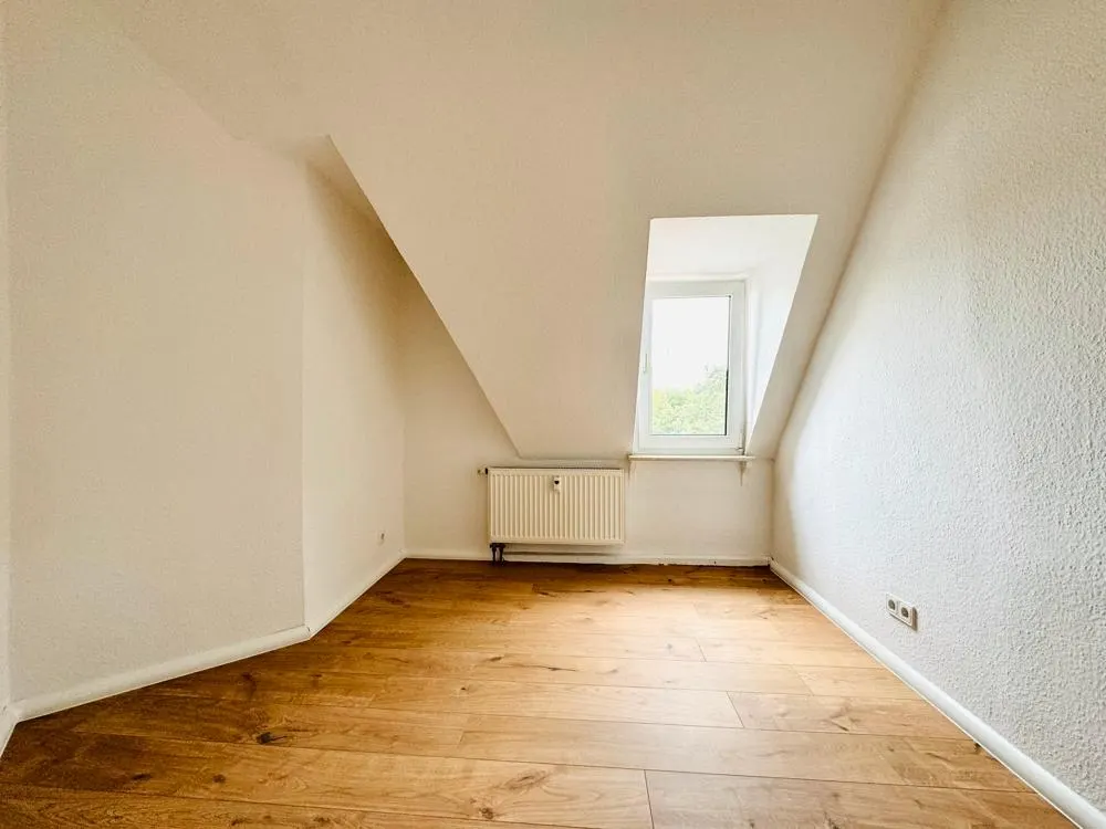 renovierte attraktive 3 Raum Wohnung in Dölitz Dösen ***TOP**** / WG geeignet