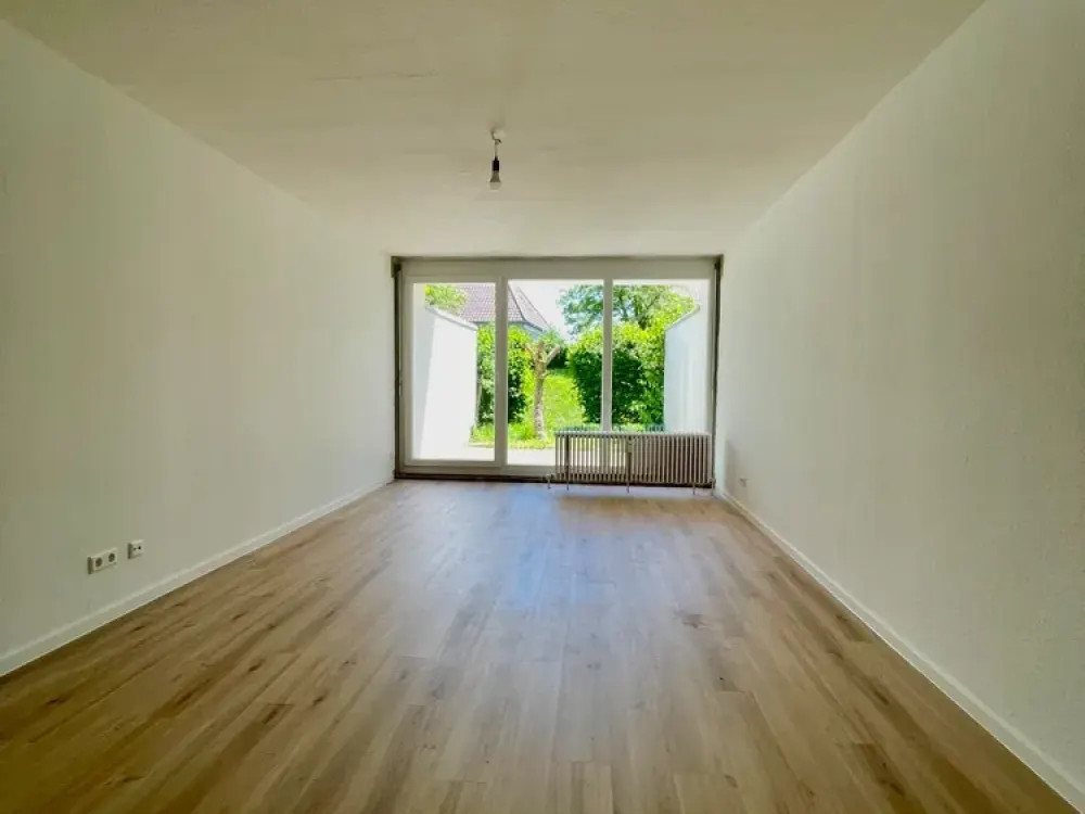 Renovierte 1-Zimmer-Wohnung mit Terrasse und TG-Doppelparker