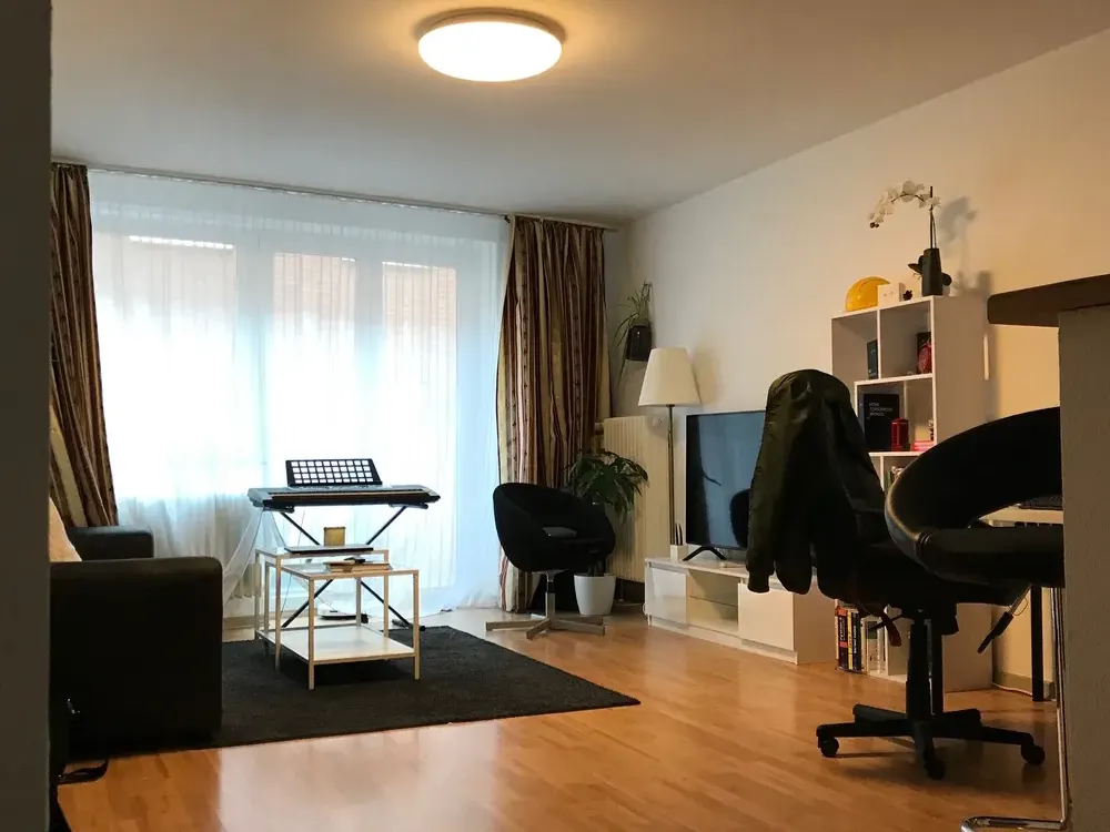Quiet City Apartment with Open Kitchen