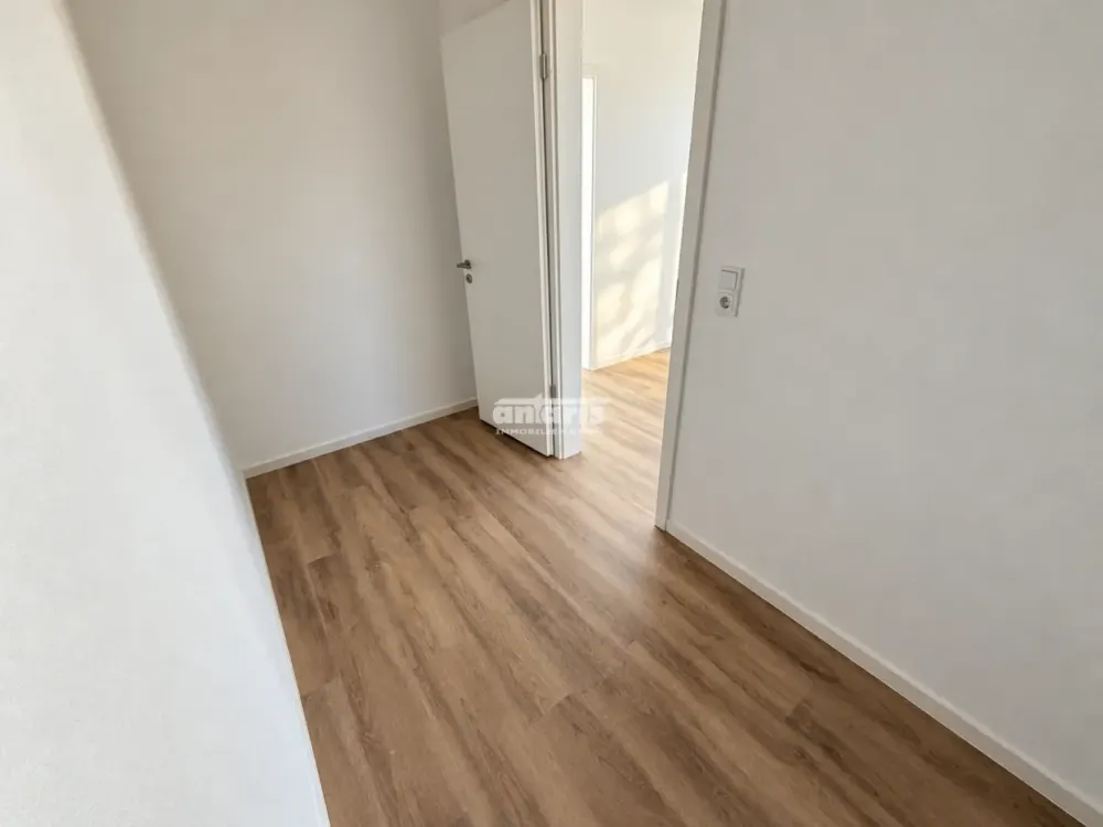 شركة antaris Immobilien GmbH مساحة لجميع أفراد العائلة, 5 غرف، حمامين وشرفة لوجيا