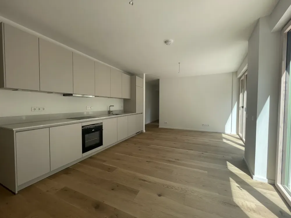 4 Zimmer Wohnung mit Terrasse, EBK und Duschbad