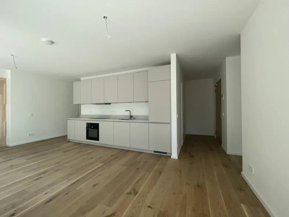 4 Zimmer Wohnung mit Terrasse, EBK und Duschbad