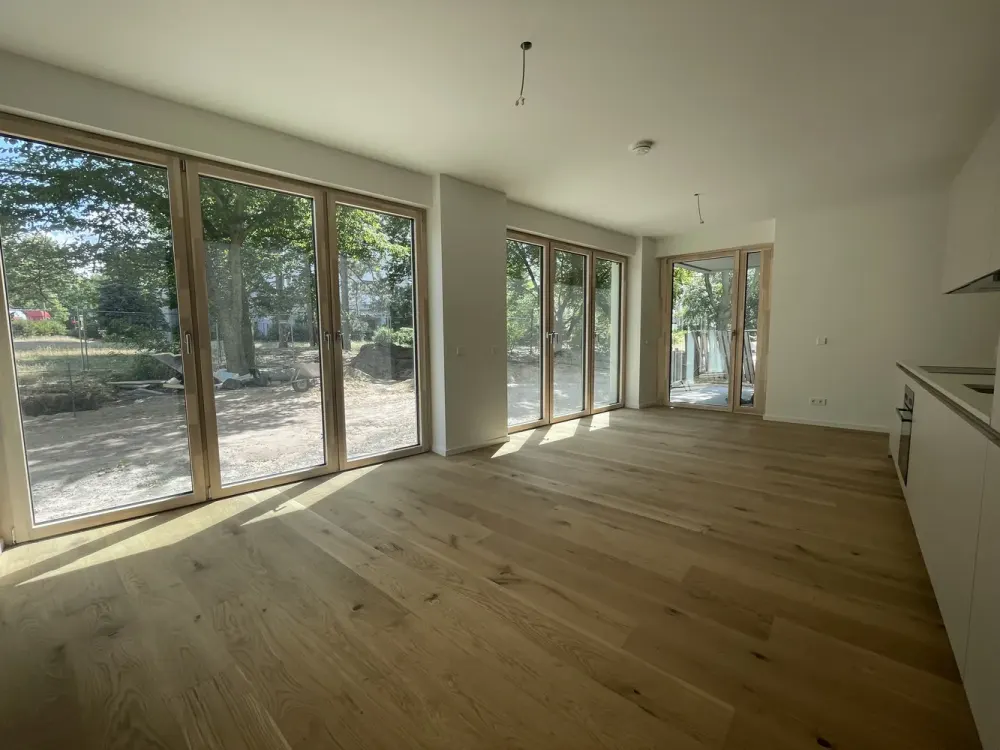 4 Zimmer Wohnung mit Terrasse, EBK und Duschbad
