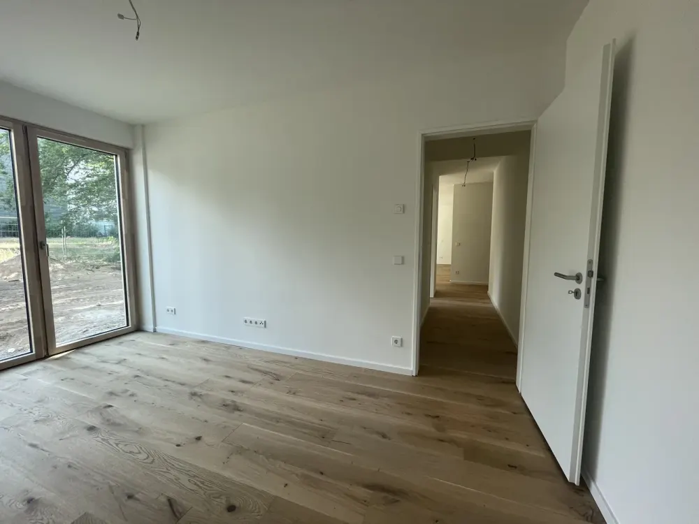4 Zimmer Wohnung mit Terrasse, EBK und Duschbad