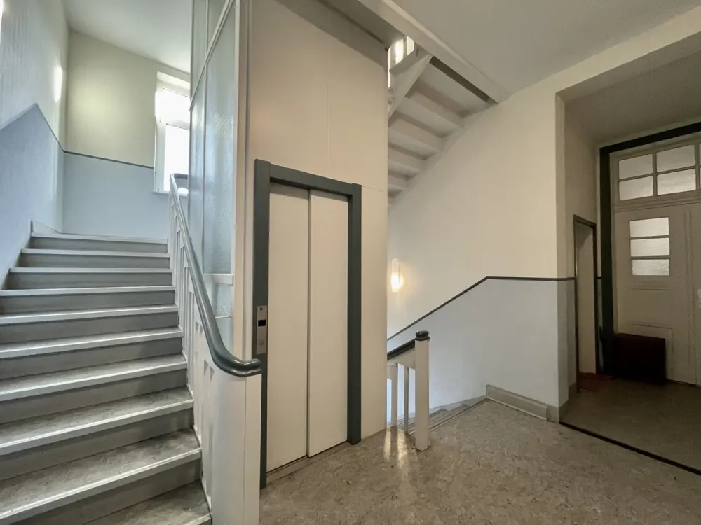 Südstadt | bright old building apartment with elevator | incl. fitted kitchen