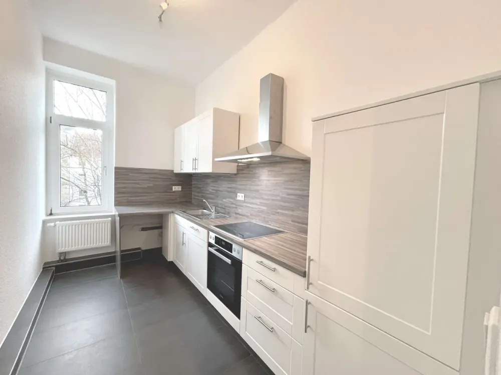 Südstadt | bright old building apartment with elevator | incl. fitted kitchen