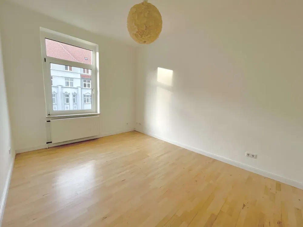 Südstadt | bright old building apartment with elevator | incl. fitted kitchen