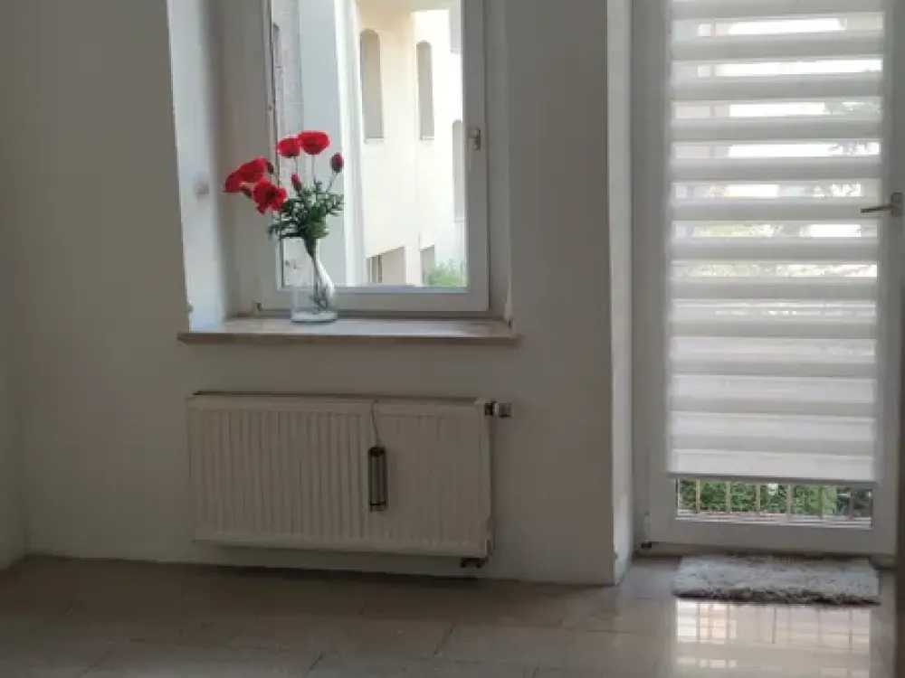 2,5-Zimmer-Wohnung mit Einbauküche, Balkon und 74 m² Wohnfläche, ab 01.09.2026 Privatvermietung, p