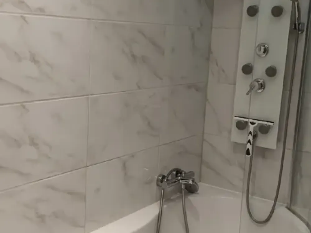 2,5-Zimmer-Wohnung mit Einbauküche, Balkon und 74 m² Wohnfläche, ab 01.09.2026 Privatvermietung, p