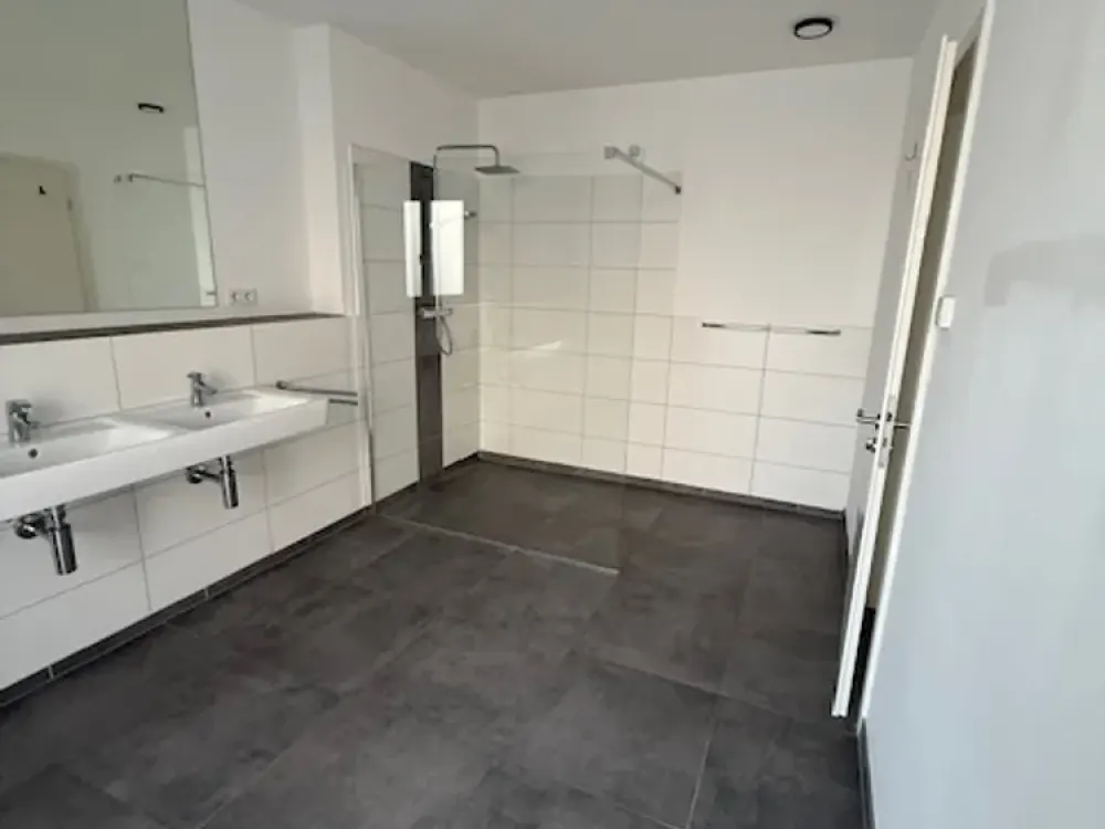 Neubau-Rösrath, moderne, helle 2 Zimmerwohnung mit Terrasse und eigenem Eingang !