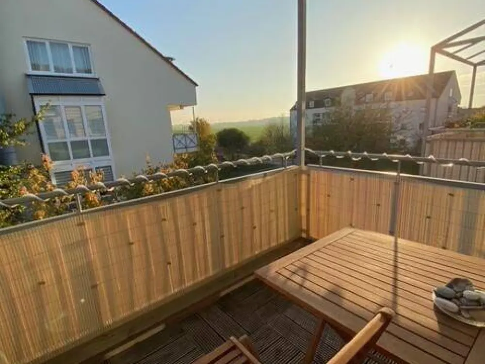 neu renoviert - Balkon -Tiefgarage - Top Lage im Grünen