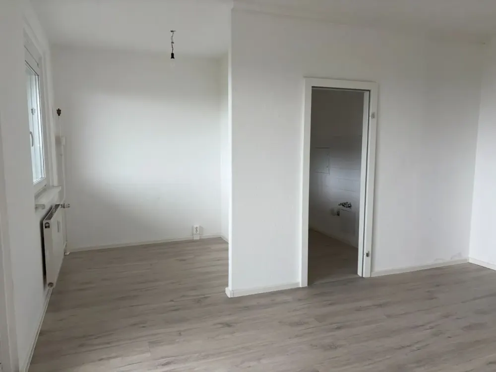 Süße Wohnung mit Balkon mit Blick über den Kiez!