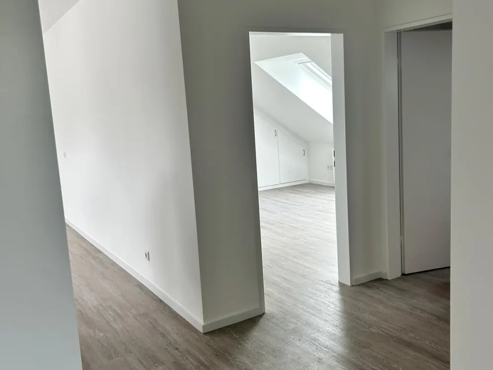 Vollständig renovierte DG-Wohnung in Ratingen Mitte
