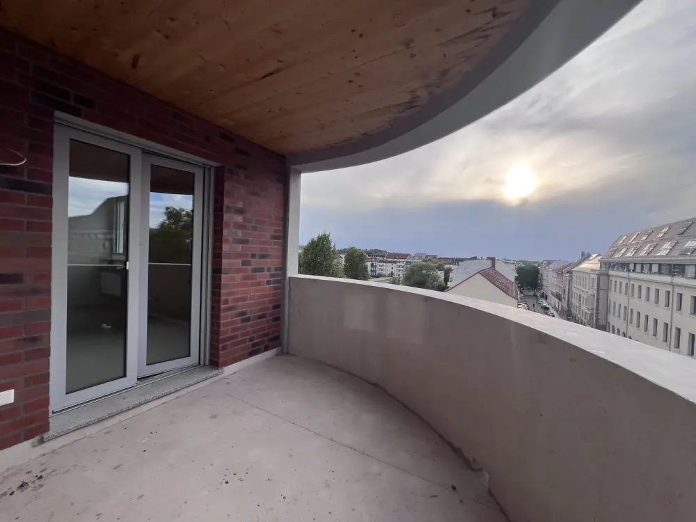 White WBS for 3 persons up to 75 m²: Südvorstadt! 3-room apartment 74.72 m² with balcony, ecological 'wood house'!