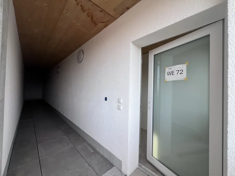 White WBS for 3 persons up to 75 m²: Südvorstadt! 3-room apartment 74.72 m² with balcony, ecological 'wood house'!