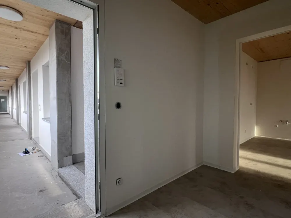 White WBS for 3 persons up to 75 m²: Südvorstadt! 3-room apartment 74.72 m² with balcony, ecological 'wood house'!