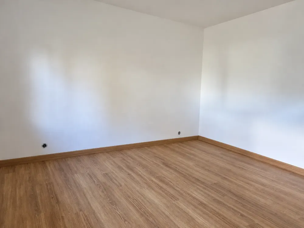 Quiet and Centrally Located Renovated 2-Room Apartment with Balcony in Lindau, Available from 01.11.