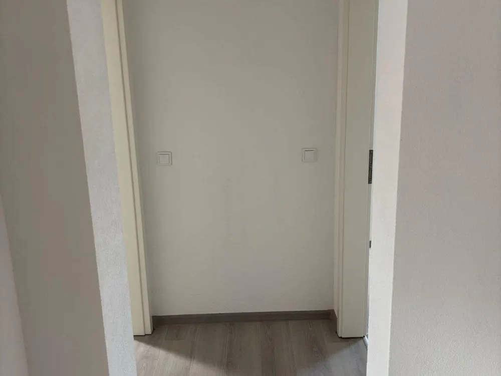 Beautiful Top Floor Apartment, 3 Rooms, Kitchen, Bathroom