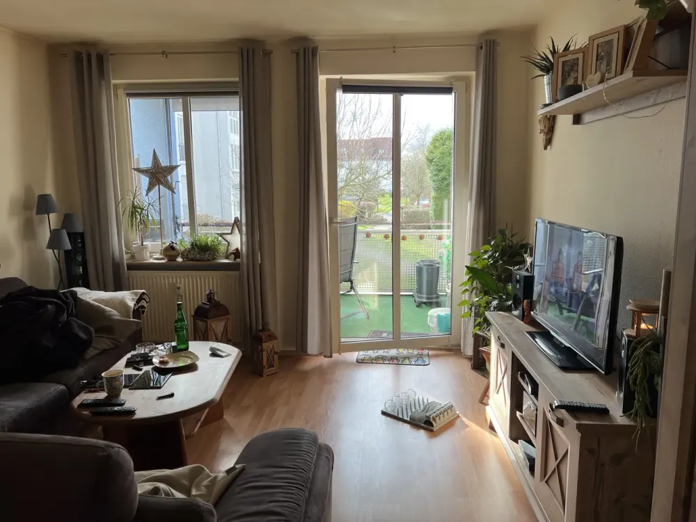 Bright and Friendly 3-Room Apartment on the 1st Floor for Rent