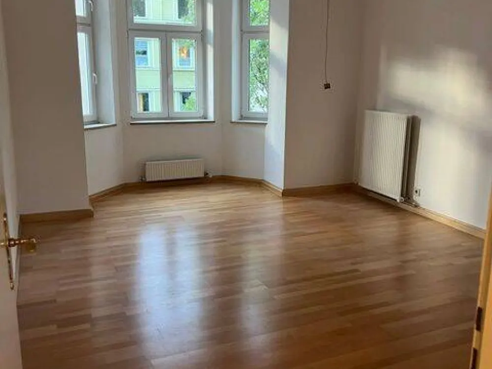 Seltenheit: 5-Zimmer-Altbauwohnung zentral in der Isarvorstadt mit Balkon