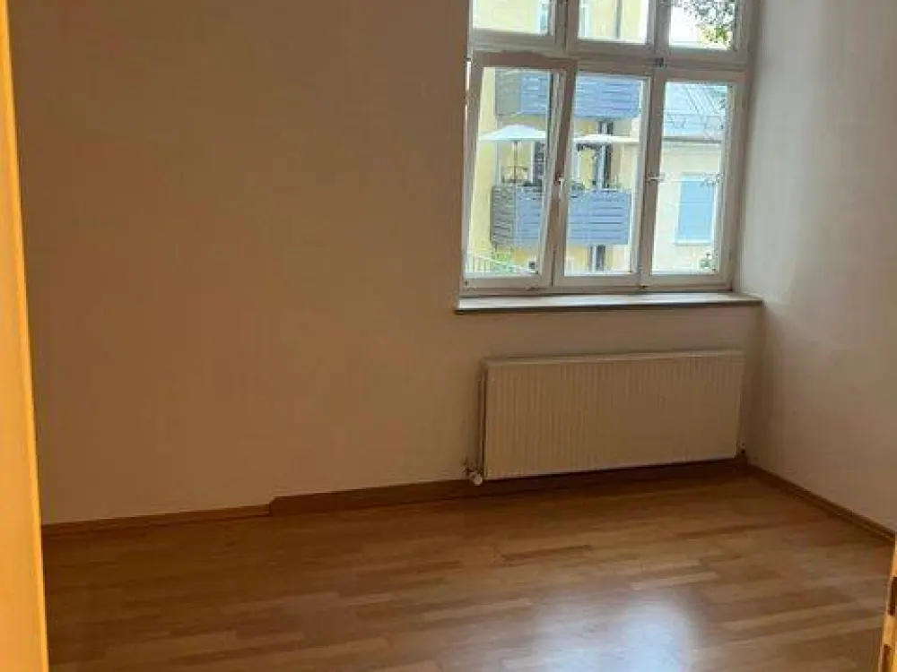 Seltenheit: 5-Zimmer-Altbauwohnung zentral in der Isarvorstadt mit Balkon