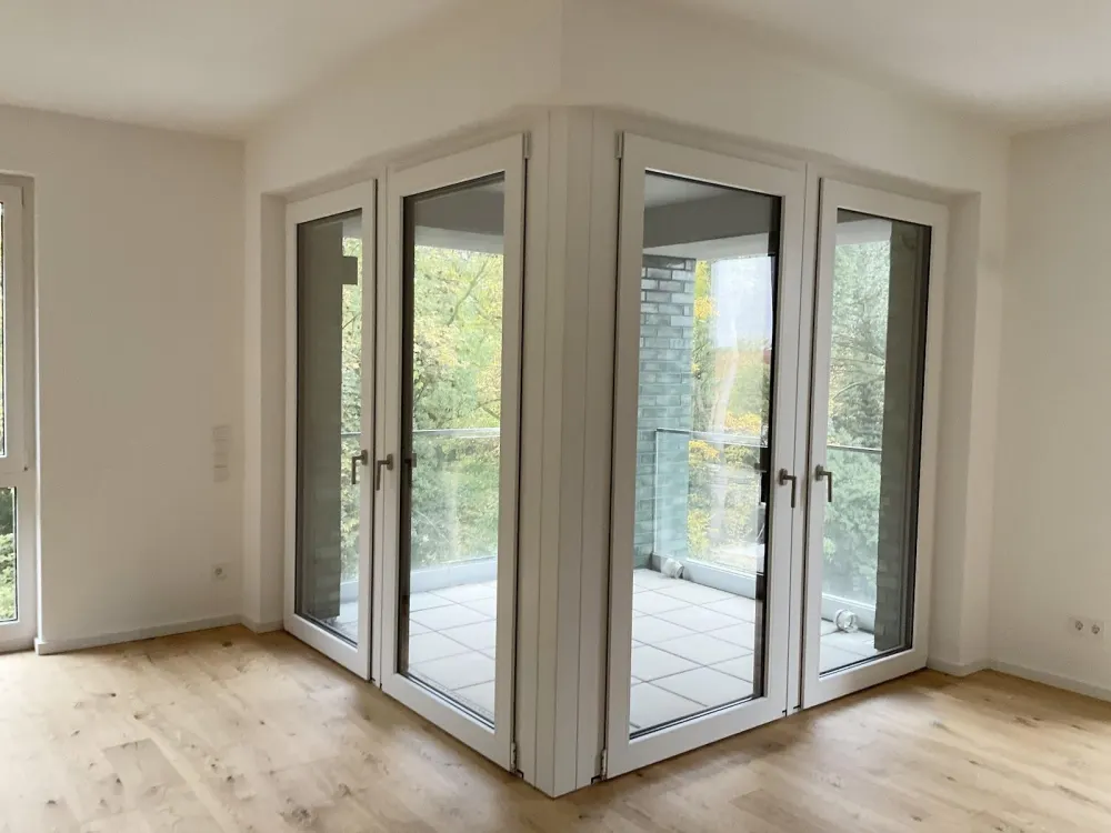 Direkt einziehen und Wohlfühlen! 4 Zimmer mit 2 Loggien, Einbauküche, Tageslichtbad, Gäste-WC