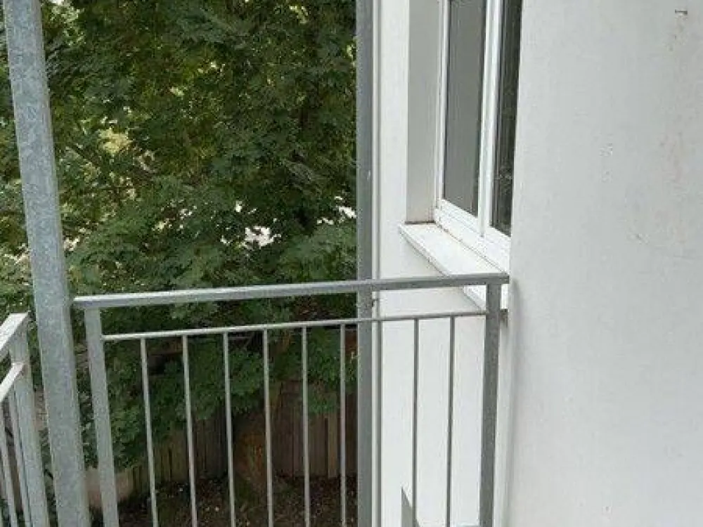 5 Raum Wohnung mit Balkon in Sanierung