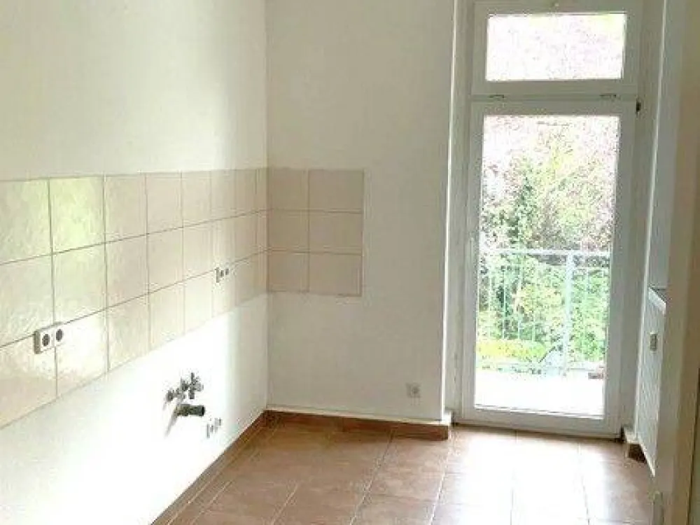 5 Raum Wohnung mit Balkon in Sanierung