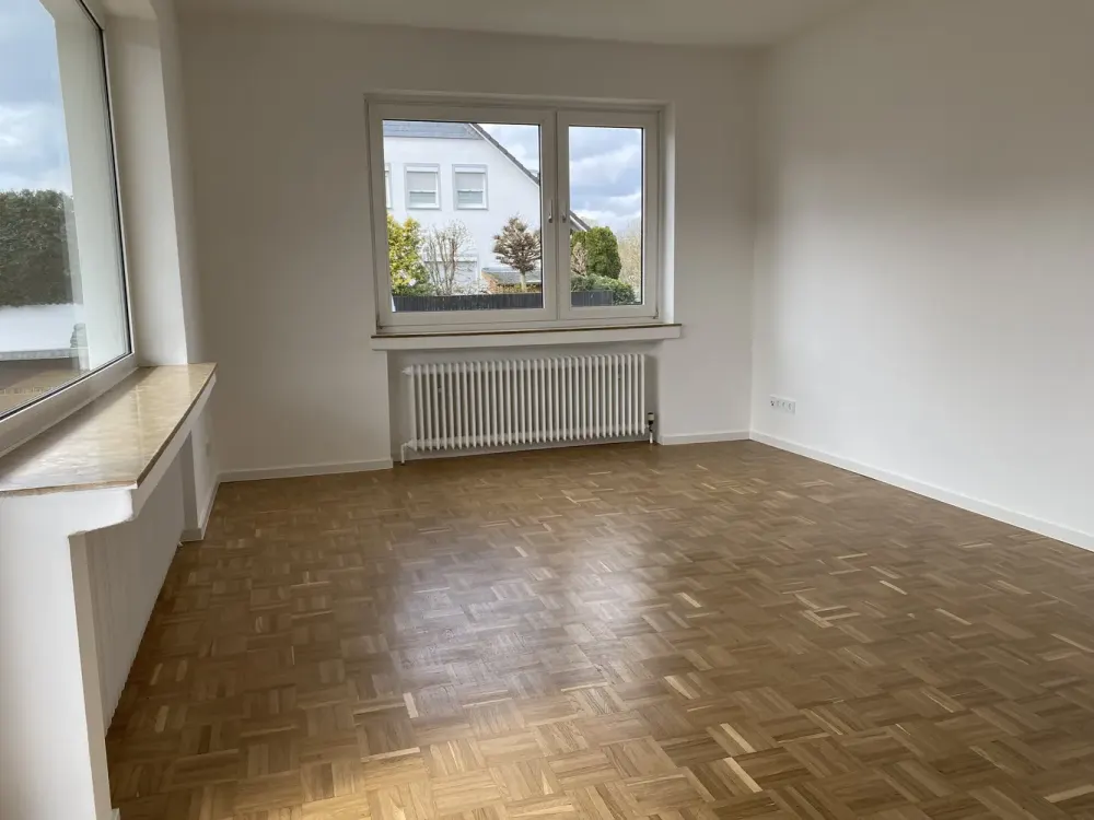 TOP renovated & bright 2-room apartment with large south balcony