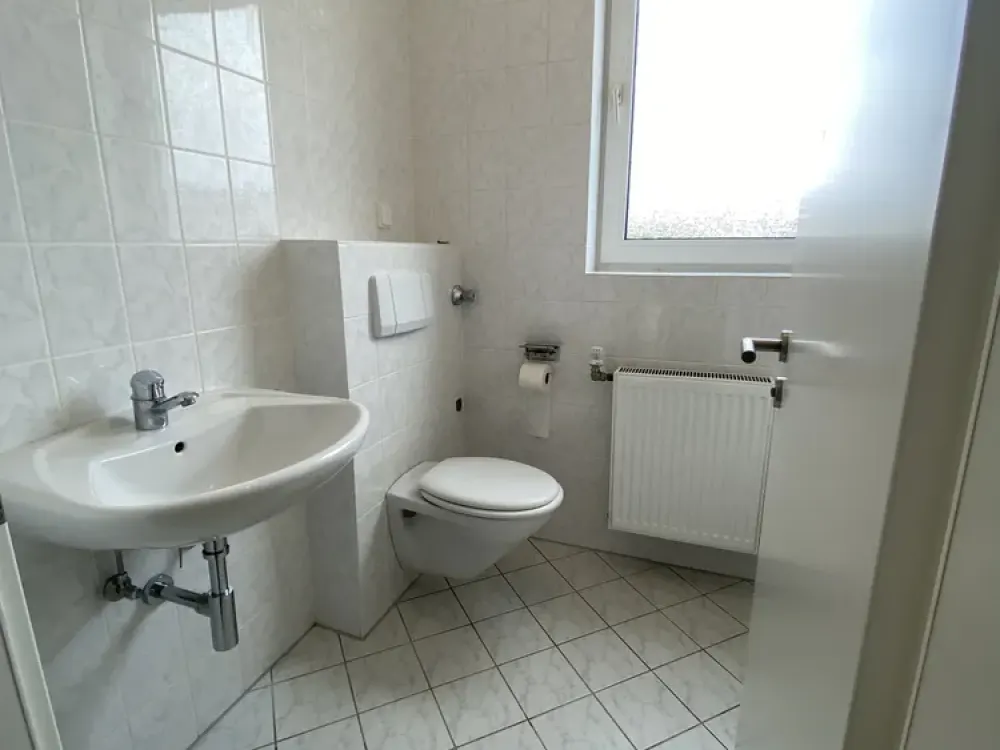 TOP renovated & bright 2-room apartment with large south balcony