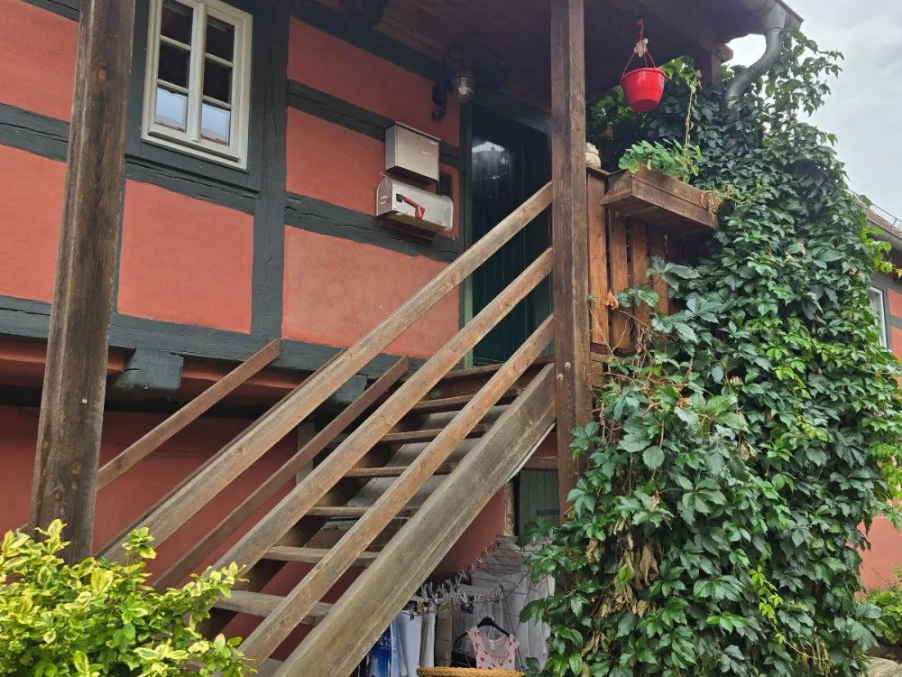 Einzigartig wohnen in Coswig - außergewöhnliche Maisonette mit 2 Balkonen & Garten direkt an der Elbe