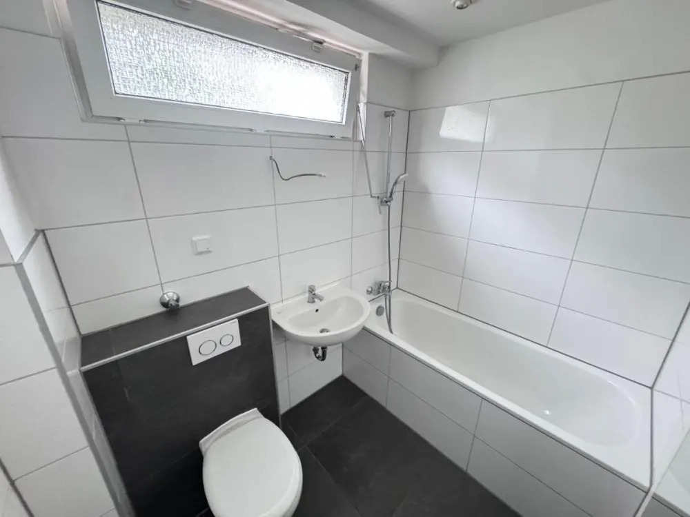 Gemütliche Wohlfühlwohnung im 1. Obergeschoss mit Sonnenbalkon