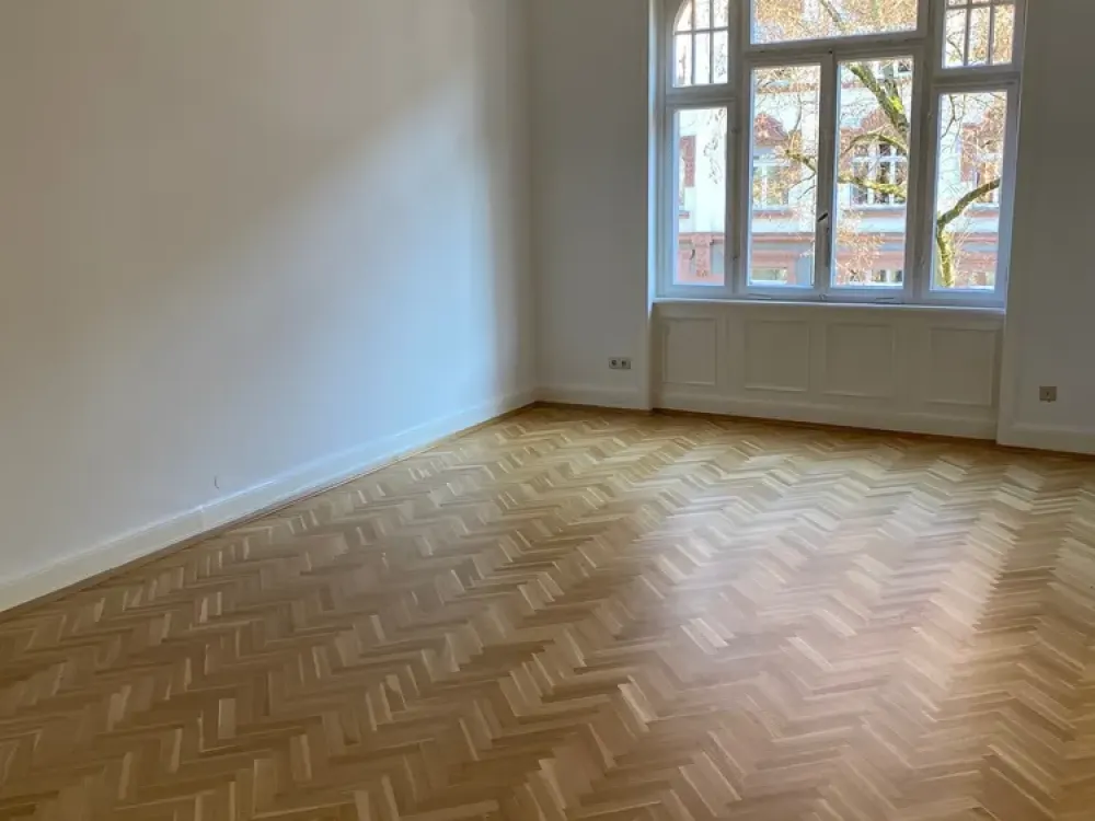 Repräsentative Altbauwohnung mit 5 Zimmern, großem Balkon und EBK in Offenbacher Bestlage