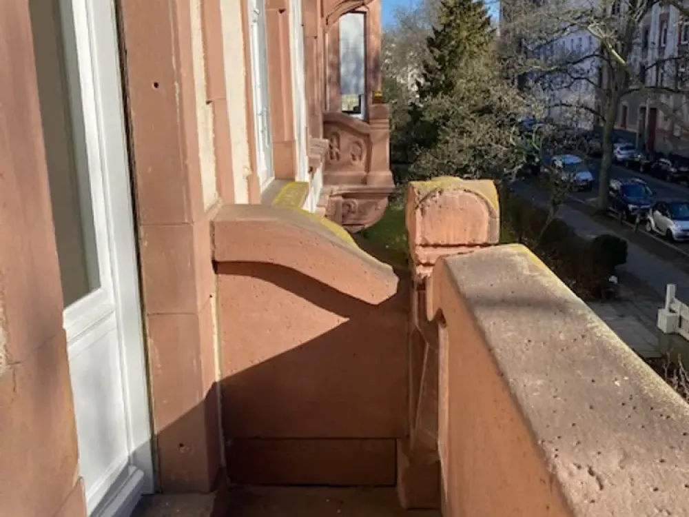 Repräsentative Altbauwohnung mit 5 Zimmern, großem Balkon und EBK in Offenbacher Bestlage
