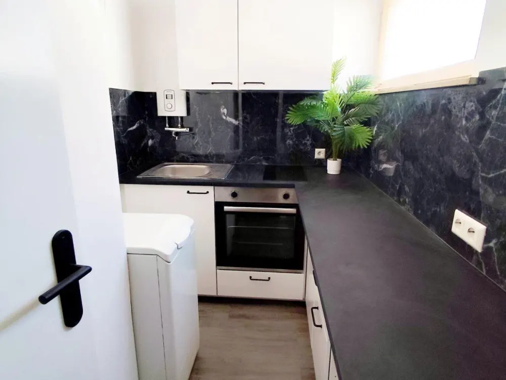 Kernsanierte, ruhige 1-Zi-Whg mit Balkon