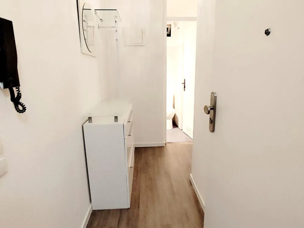 Kernsanierte, ruhige 1-Zi-Whg mit Balkon