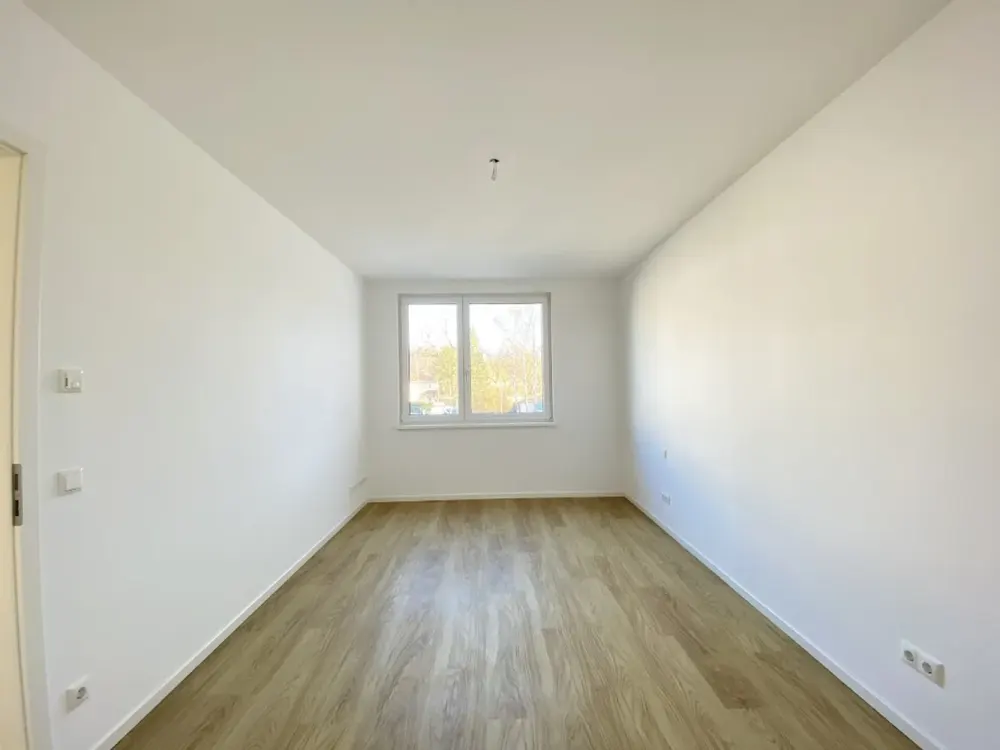 Schöne 4-Zimmer-Wohnung mit Balkon und Aufzug - ab sofort vermietbar