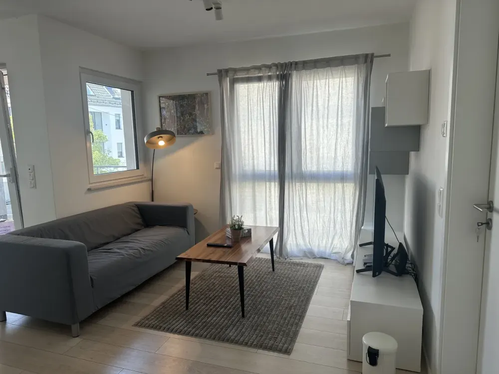 Moderne, möblierte 2-Zimmer-Wohnung mit Balkon in zentraler Lage von Stuttgart-Möhringen