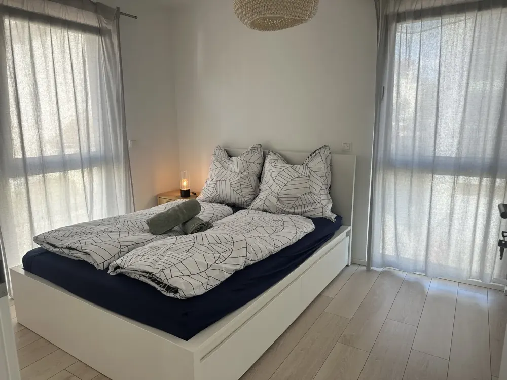 Moderne, möblierte 2-Zimmer-Wohnung mit Balkon in zentraler Lage von Stuttgart-Möhringen