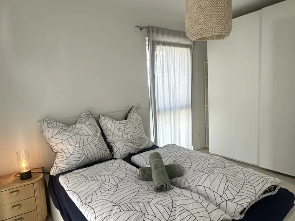 Moderne, möblierte 2-Zimmer-Wohnung mit Balkon in zentraler Lage von Stuttgart-Möhringen