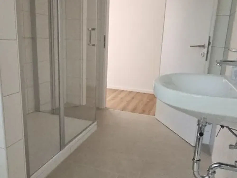 حلم السكن في كاسل, حديث، مشرق وموقع جيد