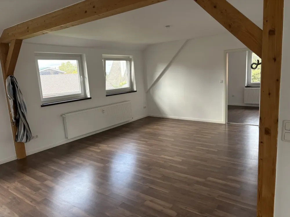Living with Character: Spacious 5.5-Room Apartment in Seevetal