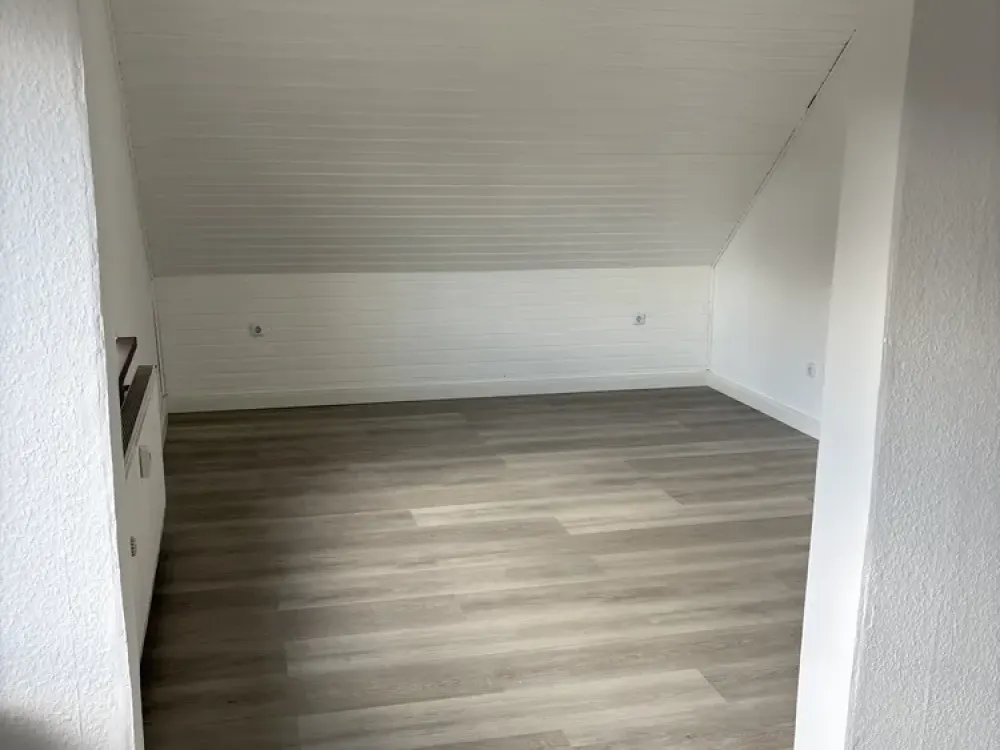 Living with Character: Spacious 5.5-Room Apartment in Seevetal