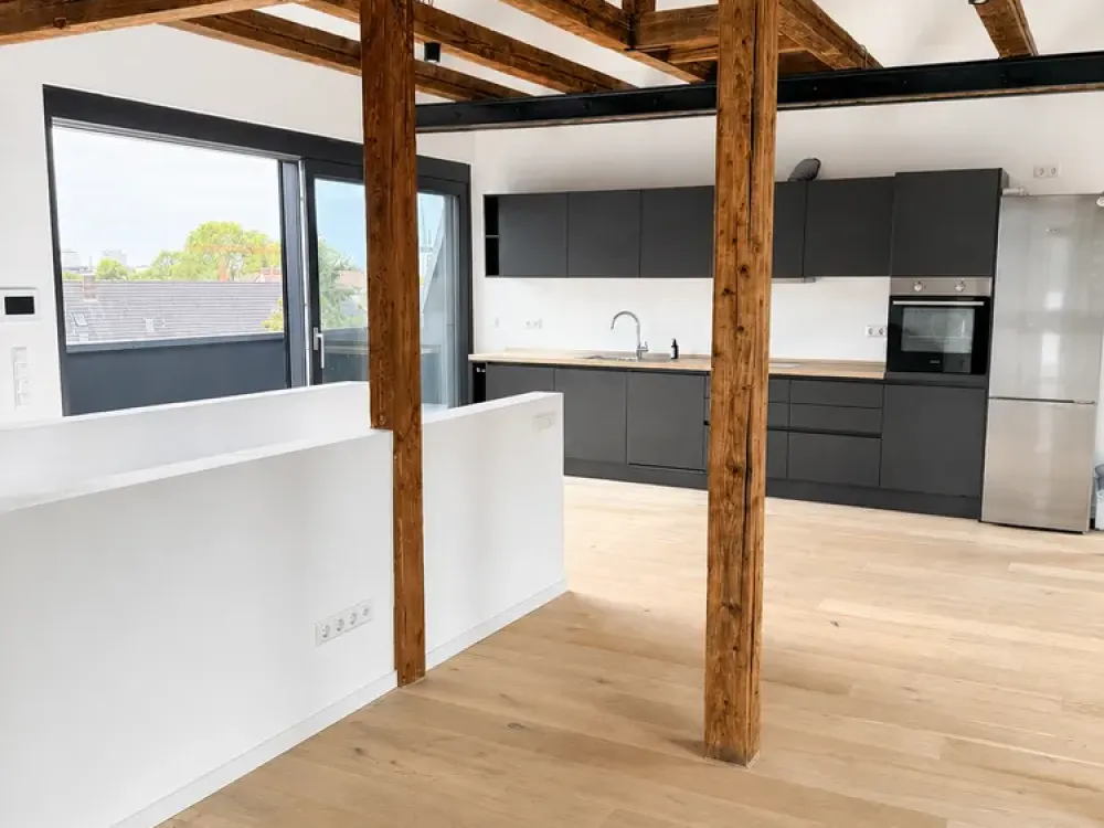Exklusive Dachgeschosswohnung mit Dachterrasse und Blick auf Schlossgarten und Turmberg