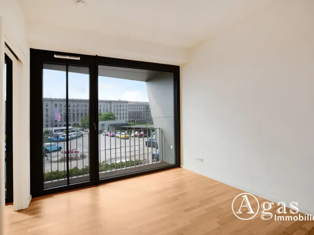 Gut geschnittene 2 Zimmer Wohnung ca. 40m², EBK, Fußbodenheizung und Balkon mit Weitblick in Mitte!