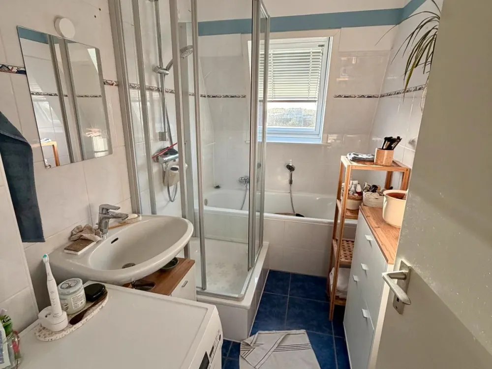 Jan-Mai möbilierte zentrale 3 Zimmer Wohnung mit Balkon