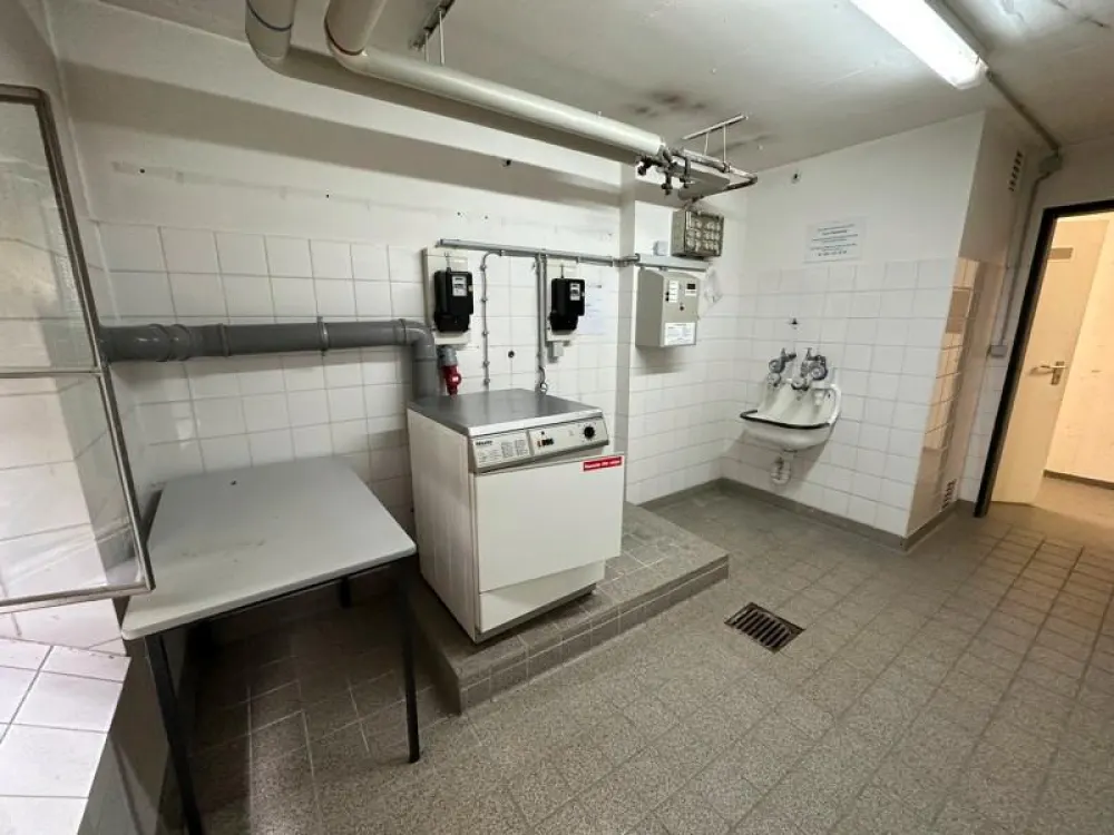 So viele Fenster! 2-Zimmer-Wohnung mit 2 Balkonen