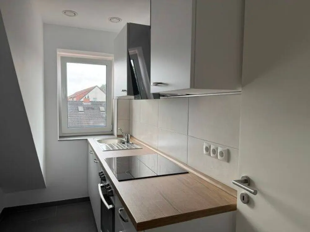 Neubau Moderne 3-Zimmer-DG im KfW 40 hochwertige WG für 2 Personen